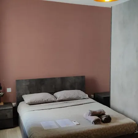 Airport Bedroom With Your Own Private Bathroom Self Check In And Self Check Out Air-condition Included Pansiyon Mqabba