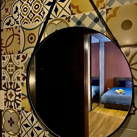 Airport Bedroom With Your Own Private Bathroom Self Check In And Self Check Out Air-condition Included Habitación en casa particular Mqabba
