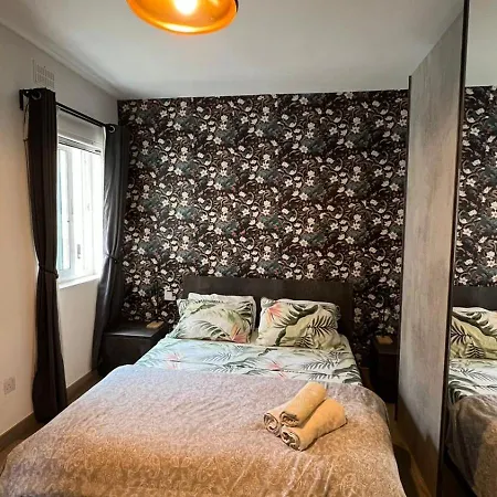 Airport Bedroom With Your Own Private Bathroom Self Check In And Self Check Out Air-condition Included Quarto em Acomodações Particulares